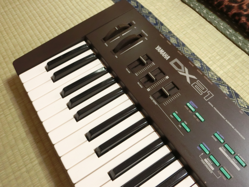 品名シンセサイザーキーボードYAMAHA FM音源 シンセサイザー DX21 